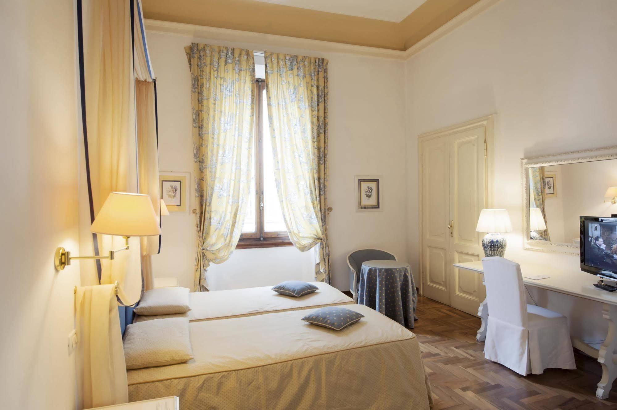 Palazzo Ruspoli Apartment Firenze Bagian luar foto